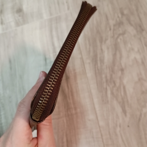 Rare LOUIS VUITTON Monogram Round Zip Passport Case Card Eclair Wallet - Picture 6 of 12